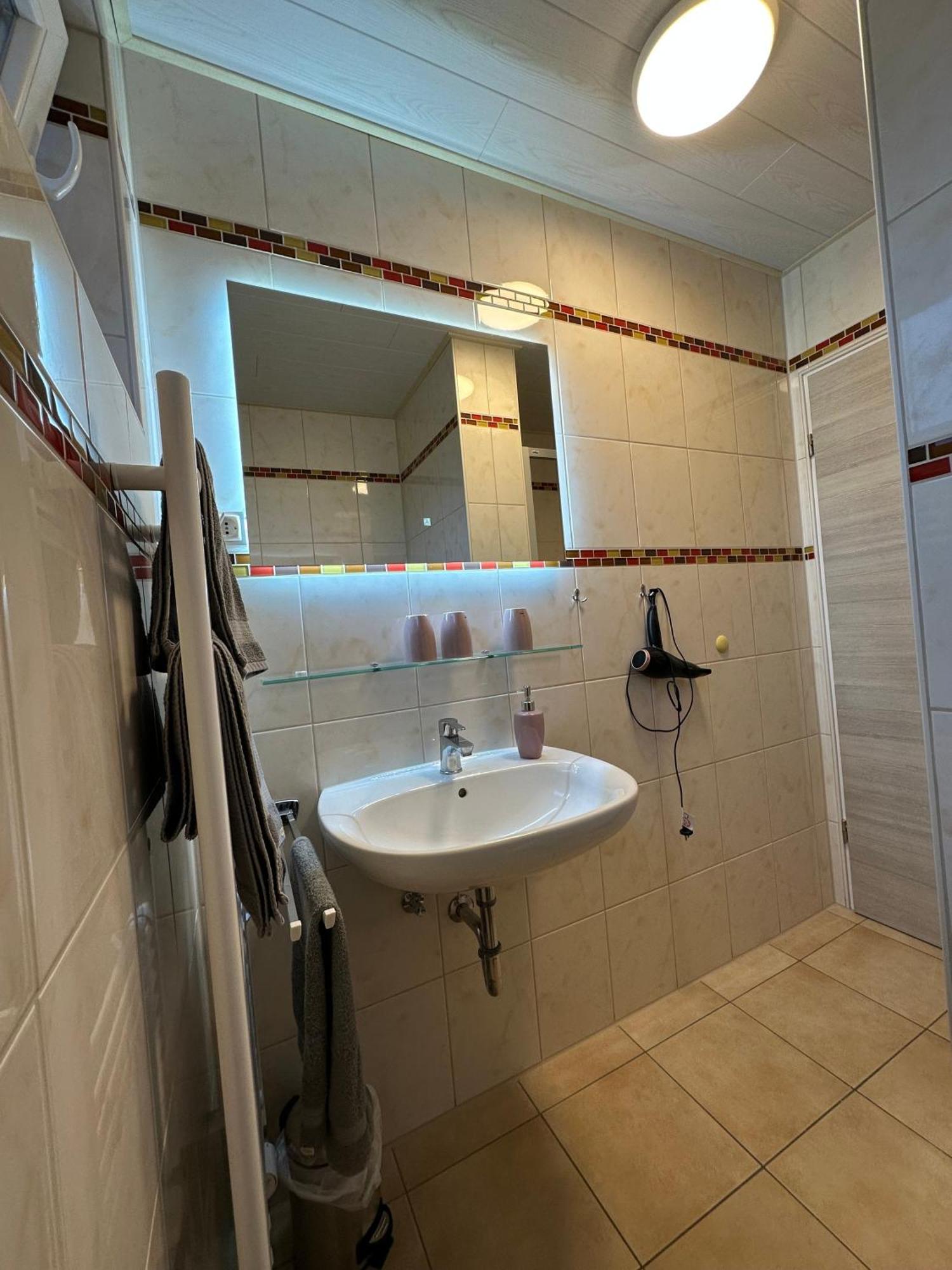 Ferienwohnung Haus Boje "Knurrhahn" Neuharlingersiel Bagian luar foto