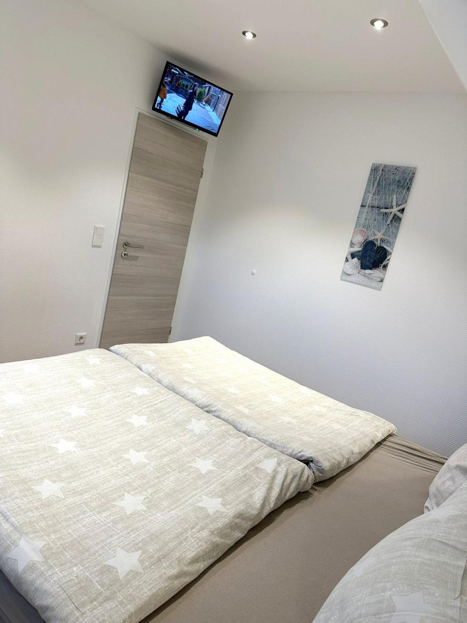 Ferienwohnung Haus Boje "Knurrhahn" Neuharlingersiel Bagian luar foto